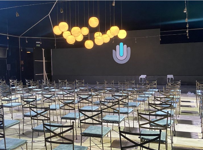 Montaje en modo teatro para evento corporativo